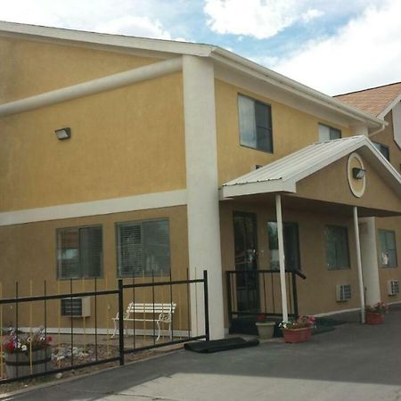 Super 8 By Wyndham Riverton Eksteriør bilde